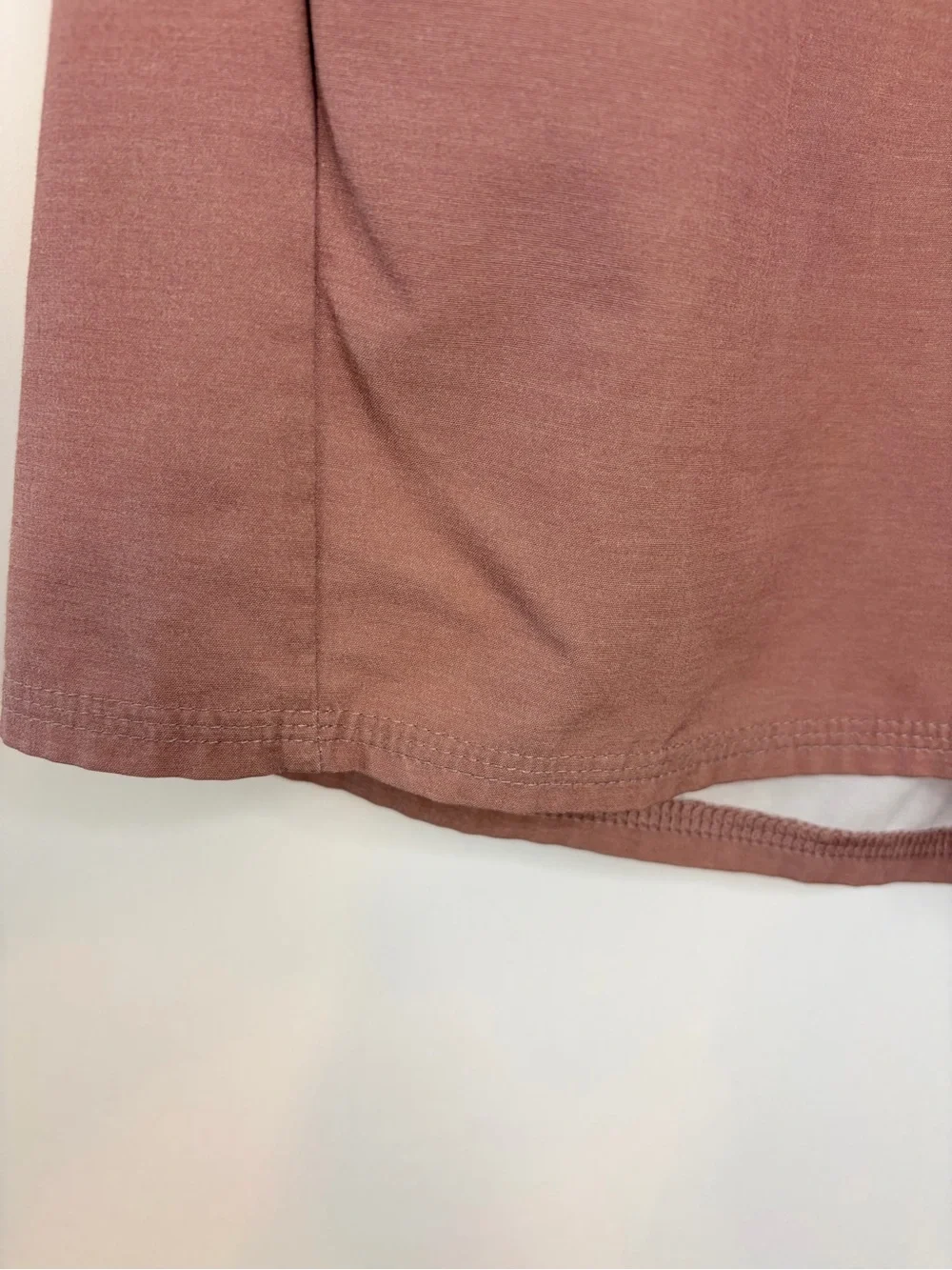 Vuori Men’s Unlined Maverick Volley Shorts in Zion Rose, Size Medium
